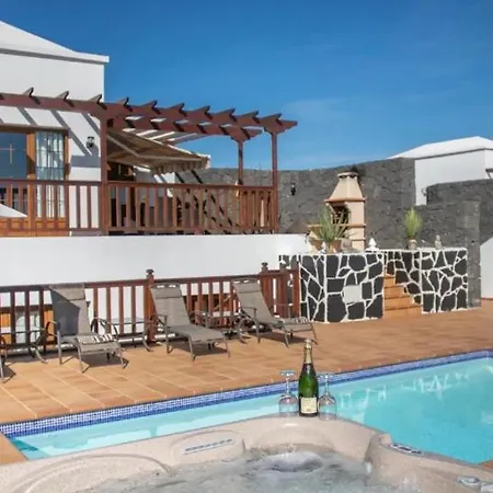 Sea Breeze Ocean View Villa *