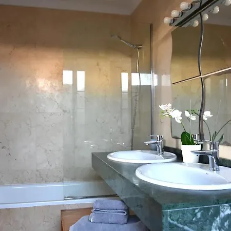 Sea Breeze Ocean View Villa *