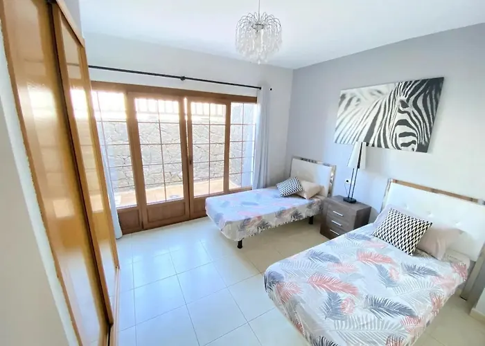 Sea Breeze Ocean View فيلة *